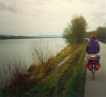 Treppelweg am Donauufer