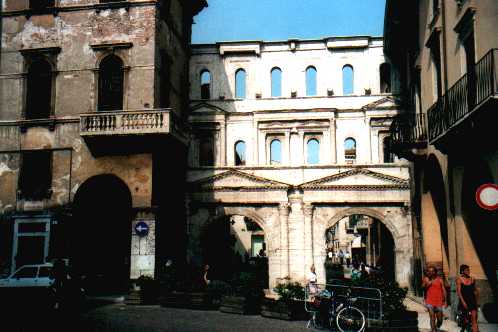 Porta dei Borsari