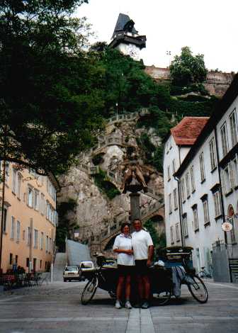 Kriegsteig Graz mit Uhrturm