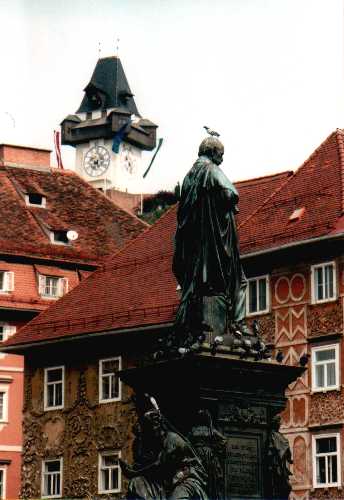 Erzherzog Johann-Brunnen und Uhrturm