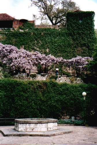 Trkenbrunnen am Schlossberg