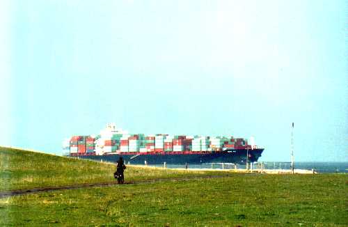 Containerschiff