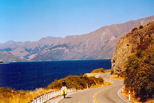 Uferstrae des Lake Hawea