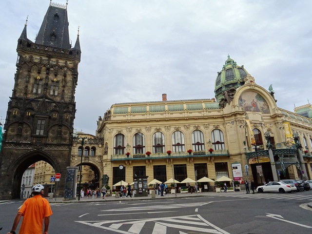 Pulverturm und Gemeindehaus