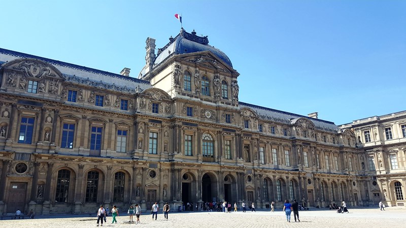 Louvre